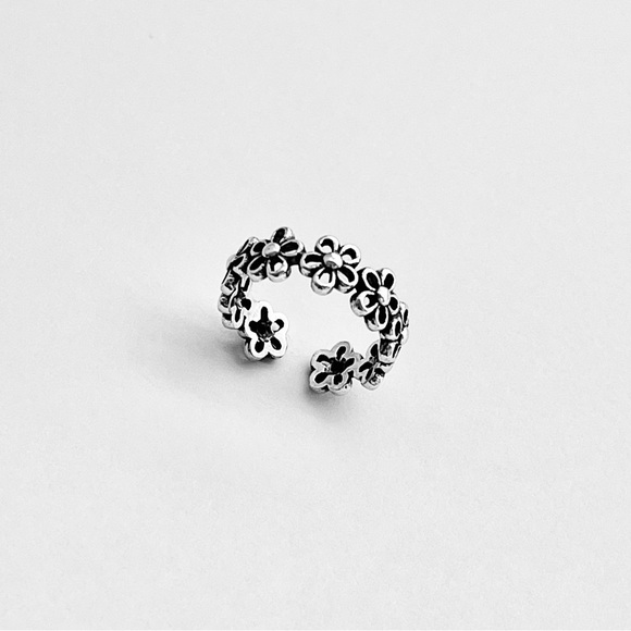 Sterling Silver Eternity Plumeria Toe Ring, Flower Rings, Hawaii Lei Jewelry - Picture 5 of 12